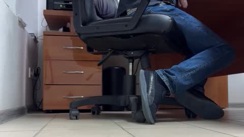 Snapshot of pantyhoselover8den chatting on October 2025 05:11:02 AM Pantyhose Lover online show from October 2025 05:11:02 AM