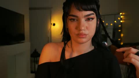 Kristina Kriss online show from October 2025 06:29:01 PM