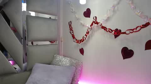 Paola Lyon online show from February 2025 07:25:02 PM