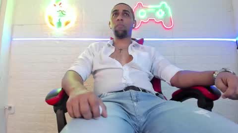 Paolo online show from December 2025 04:17:02 AM