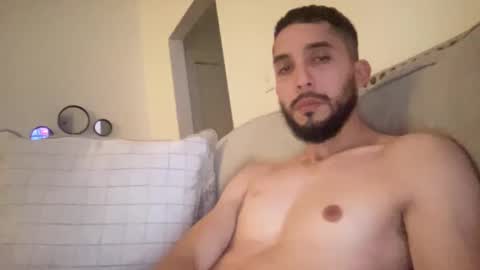 papicubano_guapo23cm online show from December 2024 05:52:02 AM