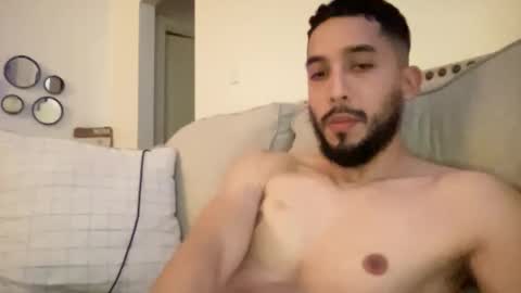 papicubano_guapo23cm online show from February 2025 06:24:01 AM