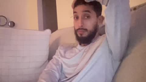 papicubano_guapo23cm online show from November 2025 06:01:01 AM