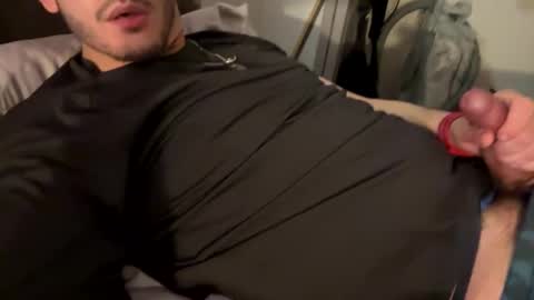 Snapshot of papitochulito_ chatting on February 2025 12:32:02 PM papitochulito_ online show from February 2025 12:32:02 PM