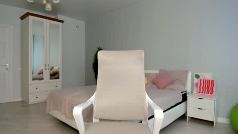 Melena online show from November 2025 08:37:01 AM