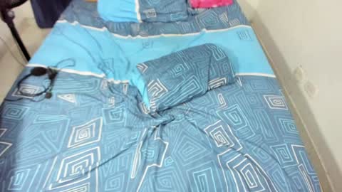 sara and andreu online show from February 2025 09:38:02 PM