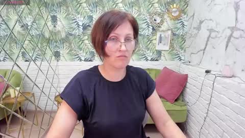 Snapshot of paris_cherry chatting on January 2025 11:30:01 PM Paris online show from January 2025 11:30:01 PM