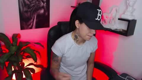 Paris D angelo online show from February 2025 11:03:02 PM