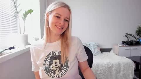 Snapshot of paris_hilt_on chatting on February 2025 03:15:02 AM Sasha online show from February 2025 03:15:02 AM