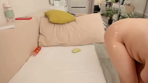 Snapshot of paris_hilt_on chatting on October 2025 06:03:01 AM Sasha online show from October 2025 06:03:01 AM