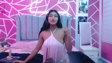 paris online show from January 2025 03:51:01 PM