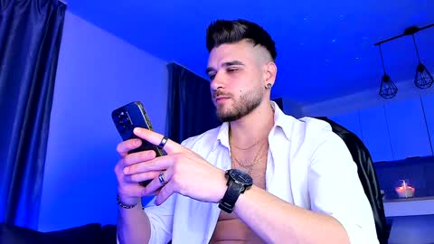 Snapshot of paris_lock chatting on December 2024 11:05:02 PM Paris online show from December 2024 11:05:02 PM