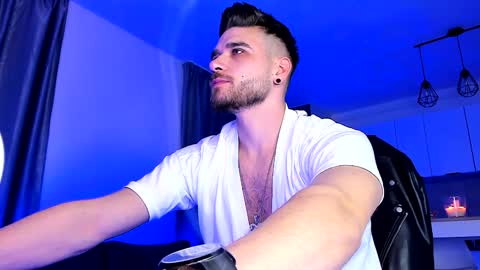 Snapshot of paris_lock chatting on December 2024 11:06:02 PM Paris online show from December 2024 11:06:02 PM