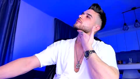 Snapshot of paris_lock chatting on January 2025 08:51:01 PM Paris online show from January 2025 08:51:01 PM