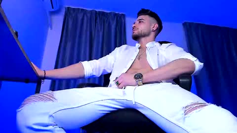 Snapshot of paris_lock chatting on February 2025 11:58:02 PM Paris online show from February 2025 11:58:02 PM