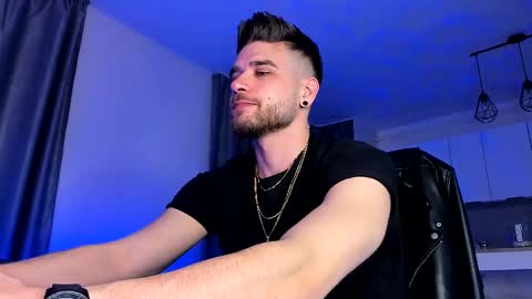 Snapshot of paris_lock chatting on February 2025 08:45:02 PM Paris online show from February 2025 08:45:02 PM