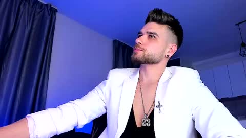 Snapshot of paris_lock chatting on February 2025 04:46:01 PM Paris online show from February 2025 04:46:01 PM