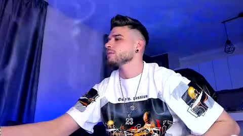 Snapshot of paris_lock chatting on February 2025 07:06:01 PM Paris online show from February 2025 07:06:01 PM