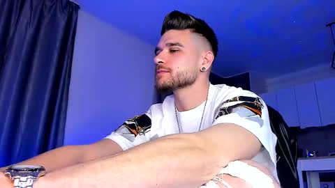 Snapshot of paris_lock chatting on February 2025 10:42:01 PM Paris online show from February 2025 10:42:01 PM