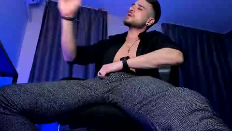 Snapshot of paris_lock chatting on February 2025 09:59:01 PM Paris online show from February 2025 09:59:01 PM