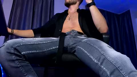 Snapshot of paris_lock chatting on October 2025 09:15:01 PM Paris online show from October 2025 09:15:01 PM