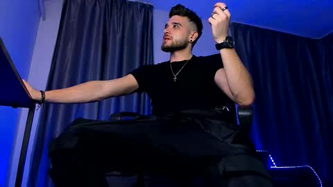 Snapshot of paris_lock chatting on October 2025 08:43:01 PM Paris online show from October 2025 08:43:01 PM