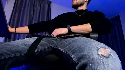 Snapshot of paris_lock chatting on November 2025 09:14:01 PM Paris online show from November 2025 09:14:01 PM