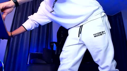 Snapshot of paris_lock chatting on December 2025 07:10:02 PM Paris online show from December 2025 07:10:02 PM