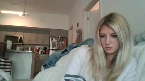 parisbaby2000 online show from November 2025 03:34:02 PM