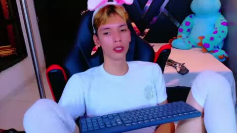 park_jimin1 online show from January 2026 05:27:02 PM