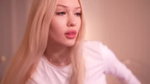 Snapshot of party_4_u chatting on November 2025 12:04:02 PM Sofi online show from November 2025 12:04:02 PM