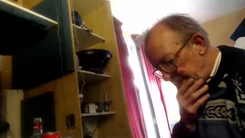 Snapshot of pascal88881 chatting on December 2024 12:05:01 PM pascal88881 online show from December 2024 12:05:01 PM