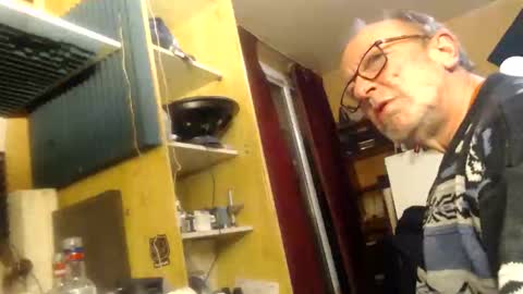 Snapshot of pascal88881 chatting on December 2024 07:01:02 PM pascal88881 online show from December 2024 07:01:02 PM