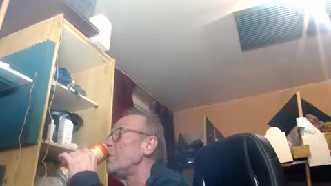 Snapshot of pascal88881 chatting on December 2024 10:45:01 PM pascal88881 online show from December 2024 10:45:01 PM