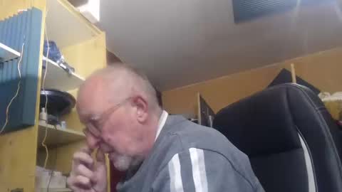 Snapshot of pascal88881 chatting on December 2024 08:48:01 AM pascal88881 online show from December 2024 08:48:01 AM