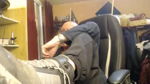 Snapshot of pascal88881 chatting on January 2025 12:20:01 PM pascal88881 online show from January 2025 12:20:01 PM