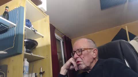 Snapshot of pascal88881 chatting on January 2025 06:52:02 AM pascal88881 online show from January 2025 06:52:02 AM