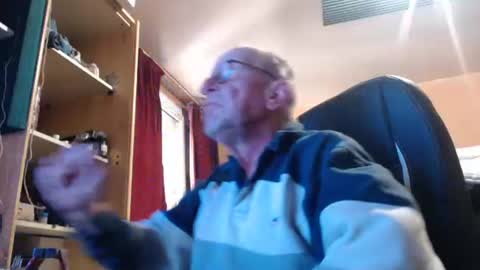 Snapshot of pascal88881 chatting on October 2025 08:00:02 AM pascal88881 online show from October 2025 08:00:02 AM