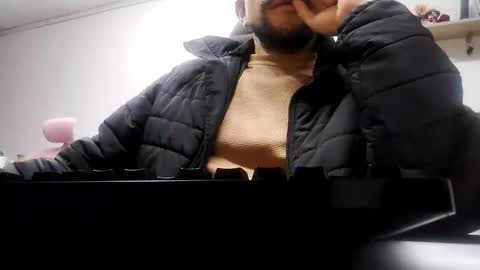 pato_lavida_ online show from April 2026 11:05:01 PM