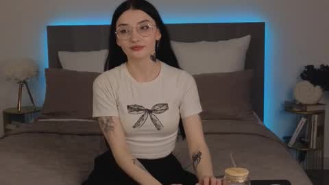 Snapshot of patricia_legrand chatting on November 2025 03:44:01 PM Patricia online show from November 2025 03:44:01 PM