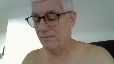 Snapshot of patrick5275 chatting on October 2025 08:23:02 AM patrick5275 online show from October 2025 08:23:02 AM