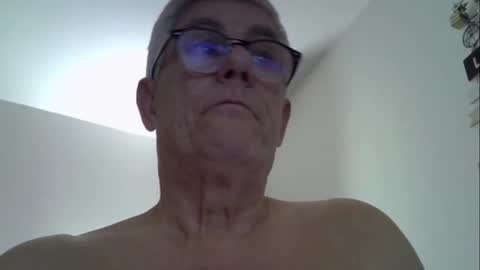 Snapshot of patrick5275 chatting on October 2025 08:42:02 PM patrick5275 online show from October 2025 08:42:02 PM