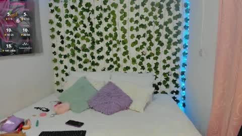 paulina online show from October 2025 12:40:02 AM