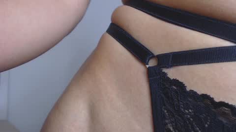 Paulina        online show from January 2025 03:25:01 PM