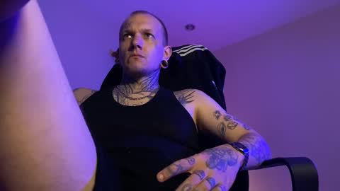 Snapshot of paul_razor chatting on December 2025 01:38:02 PM Paul online show from December 2025 01:38:02 PM