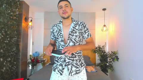 Paul Rivera online show from December 2024 09:01:01 PM