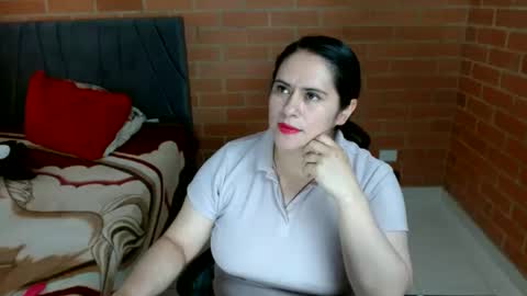 Snapshot of paula__117 chatting on May 2026 04:45:02 PM paula__117 online show from May 2026 04:45:02 PM