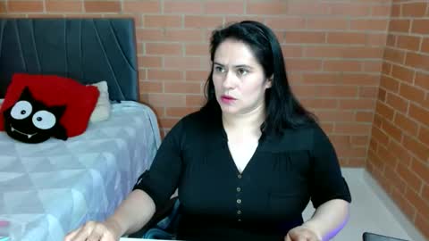 Snapshot of paula__117 chatting on June 2026 08:53:01 PM paula__117 online show from June 2026 08:53:01 PM