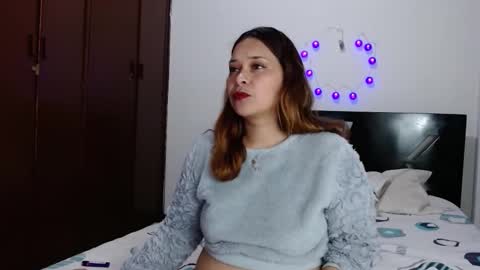 PAULA online show from November 2025 03:37:02 AM