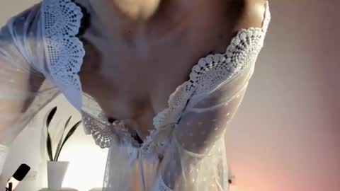 Paula perez - online show from October 2025 04:10:01 AM